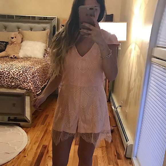 Tobi Dresses & Skirts - Tobi Coral Lace Romper